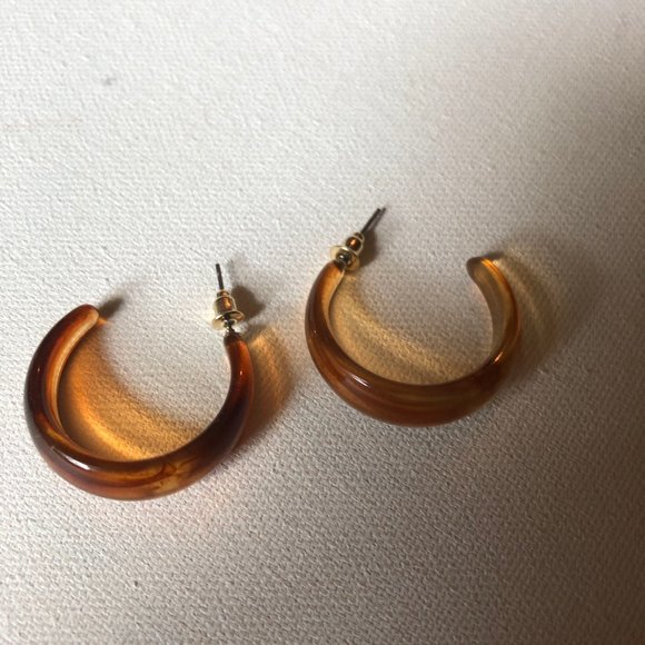 $15 ๐ 2 For $20 Vintage Style Acrylic Hoop Earrings - Picture 4 of 6